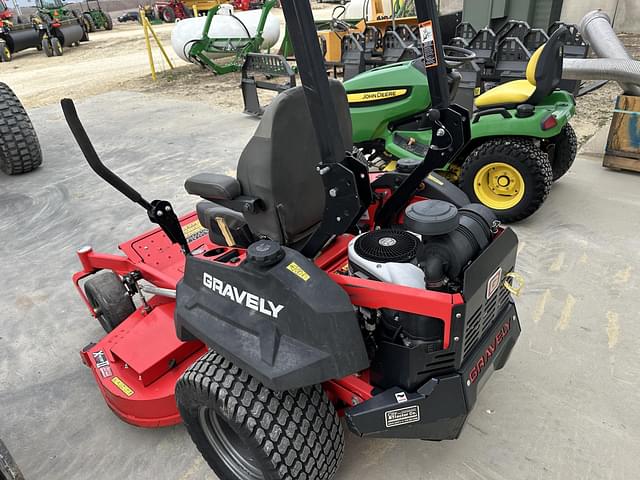 Image of Gravely Pro-Turn 460 equipment image 3