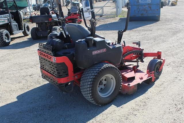 Image of Gravely Pro-Turn 460 equipment image 2