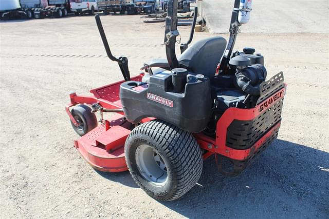 Image of Gravely Pro-Turn 460 equipment image 3