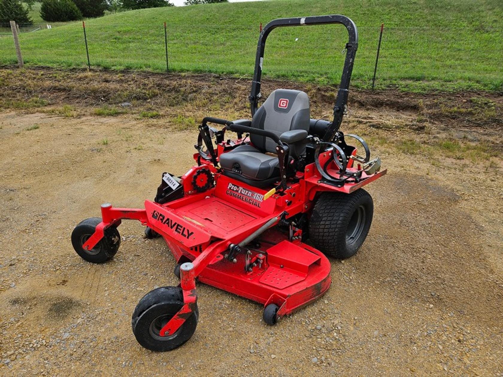 Gravely Pro-Turn 460 Equipment Image0