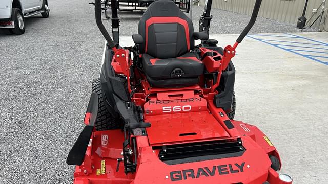 Image of Gravely Pro-Turn 560 equipment image 3