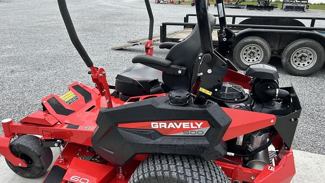 Image of Gravely Pro-Turn 560 equipment image 1
