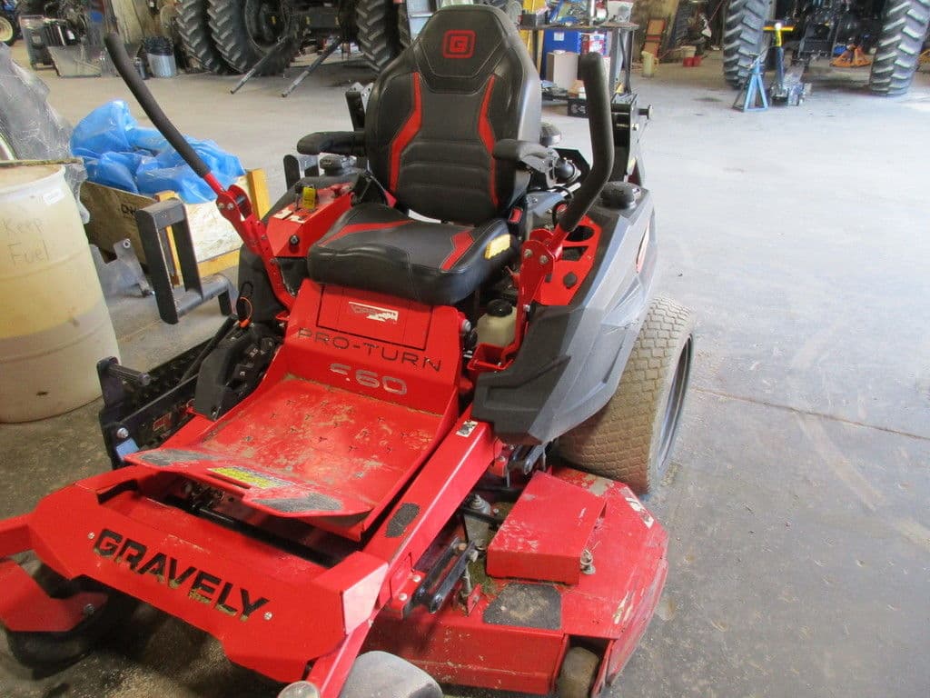 Image of Gravely Pro-Turn 660 Image 0