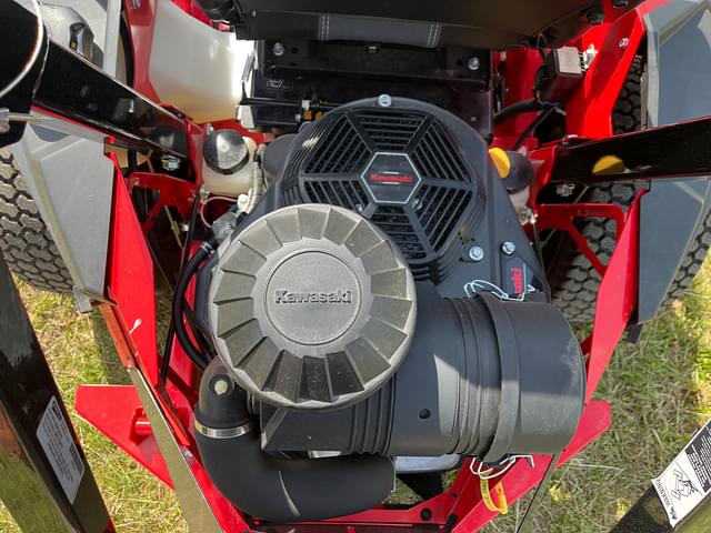 Image of Gravely Pro-Turn ZX 52 equipment image 4