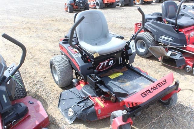 Image of Gravely ZT42 equipment image 3