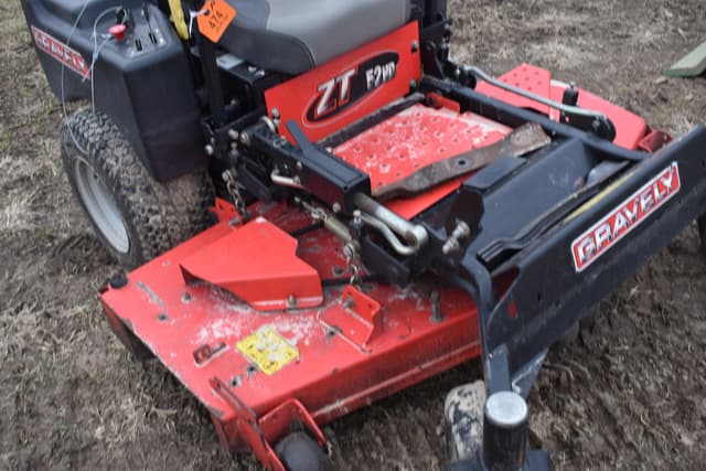 Image of Gravely ZT52 equipment image 4
