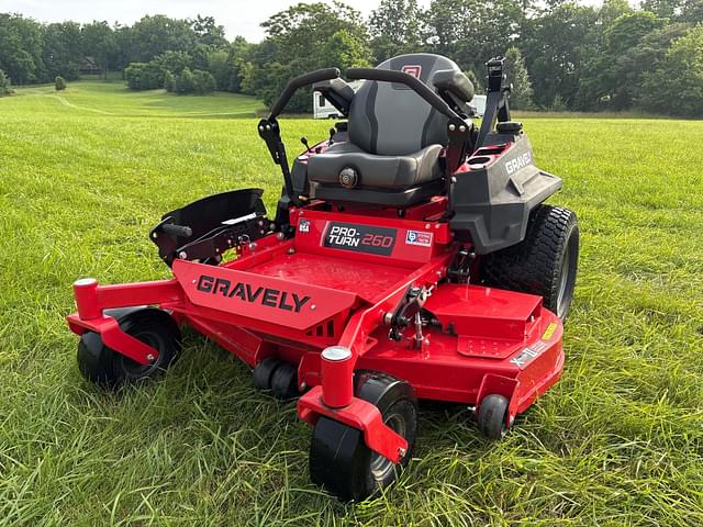 Image of Gravely Pro-Turn 260 equipment image 1