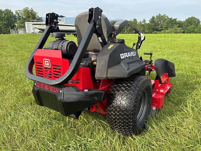 Image of Gravely Pro-Turn 260 equipment image 3