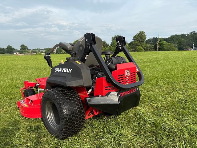 Image of Gravely Pro-Turn 260 equipment image 4