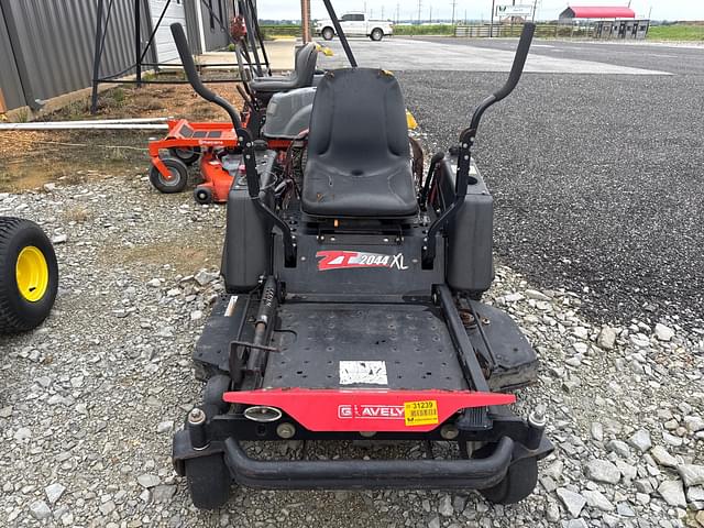 Image of Gravely ZT2044 equipment image 2