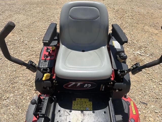 Image of Gravely ZT42 equipment image 4