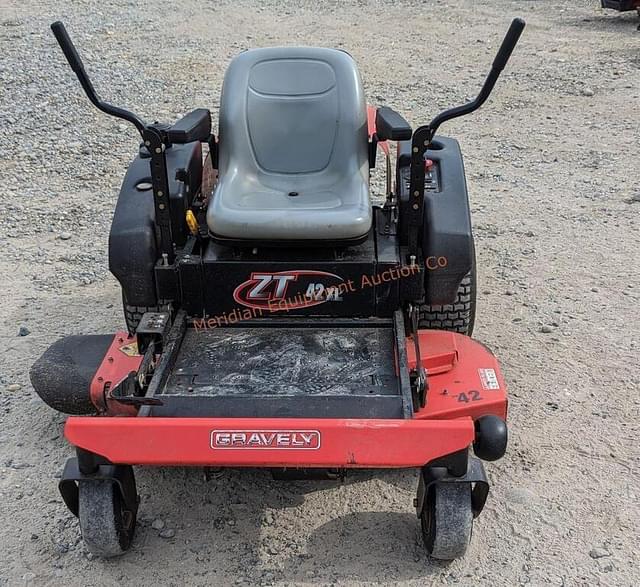 Image of Gravely ZT42 equipment image 3