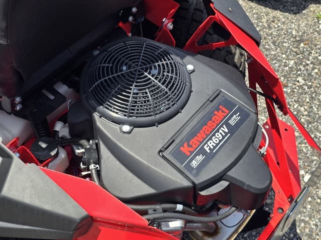 Image of Gravely ZTHD48 equipment image 4