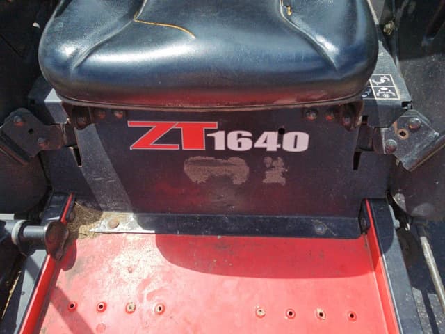 Image of Gravely ZT1640 equipment image 4