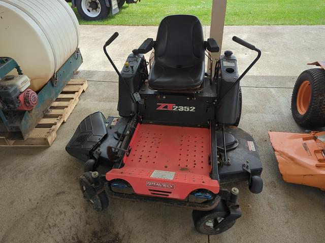Image of Gravely ZT2352 equipment image 1