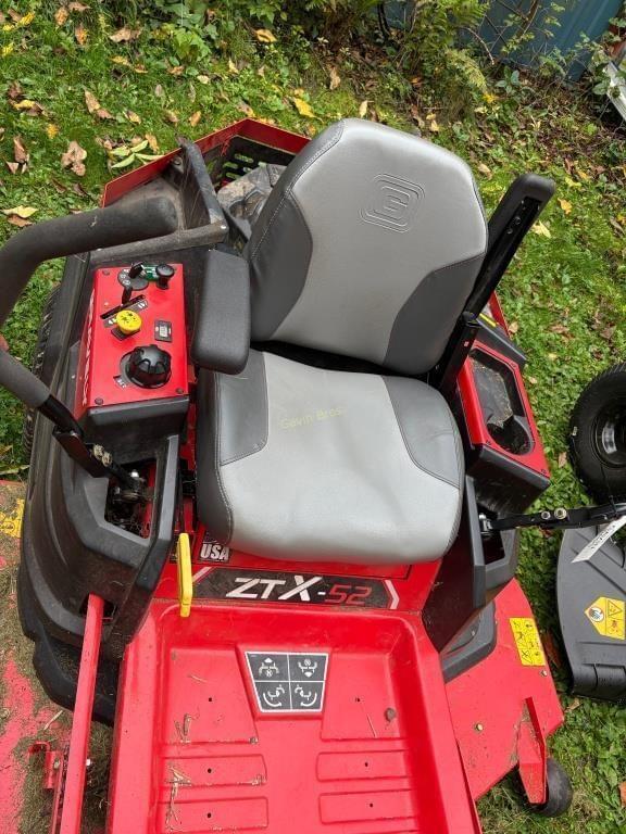 Image of Gravely ZTX-52 equipment image 3