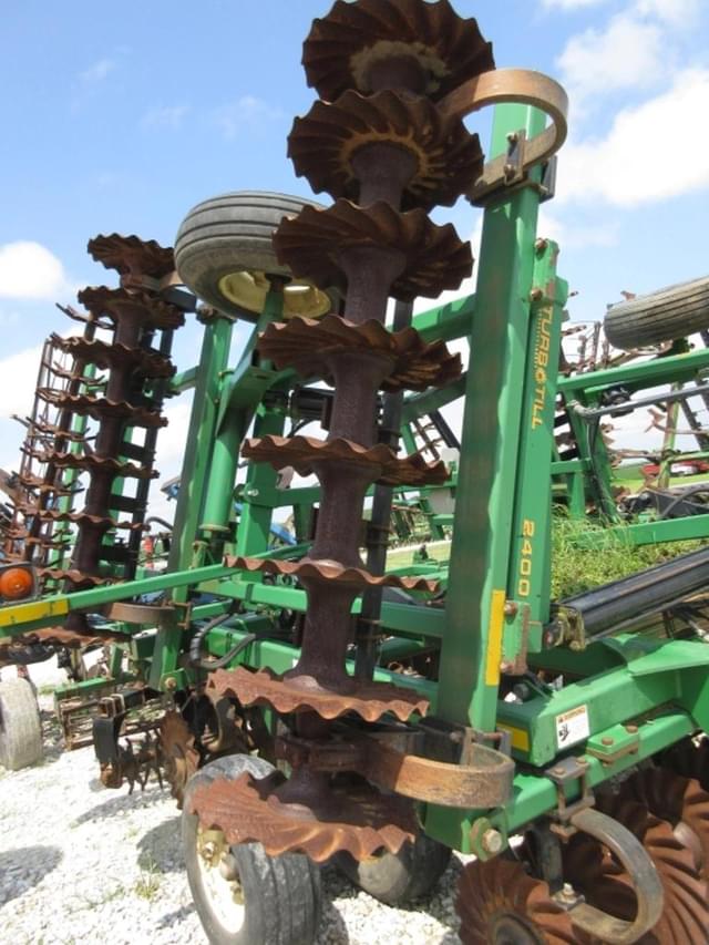 Image of Great Plains 2400TT equipment image 2