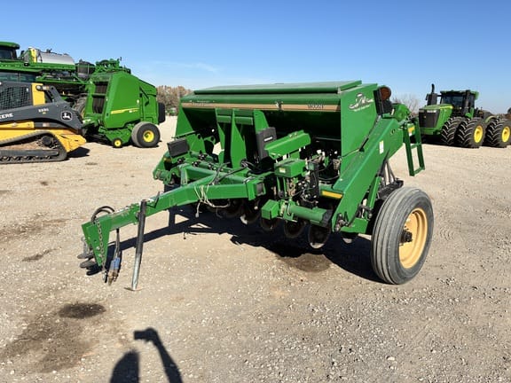 2014 Great Plains 1006NT Equipment Image0