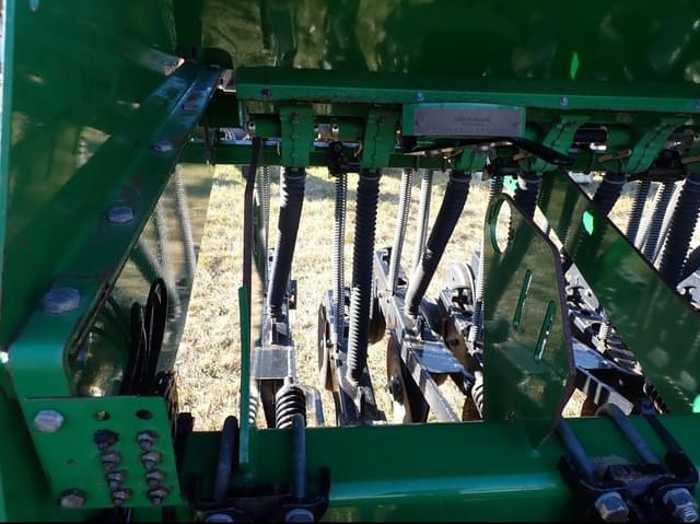 Image of Great Plains 1006NT equipment image 2