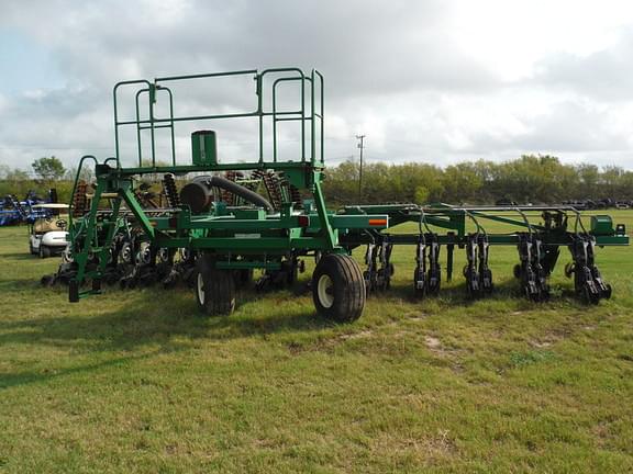 Image of Great Plains 12 Row Stack fold equipment image 2