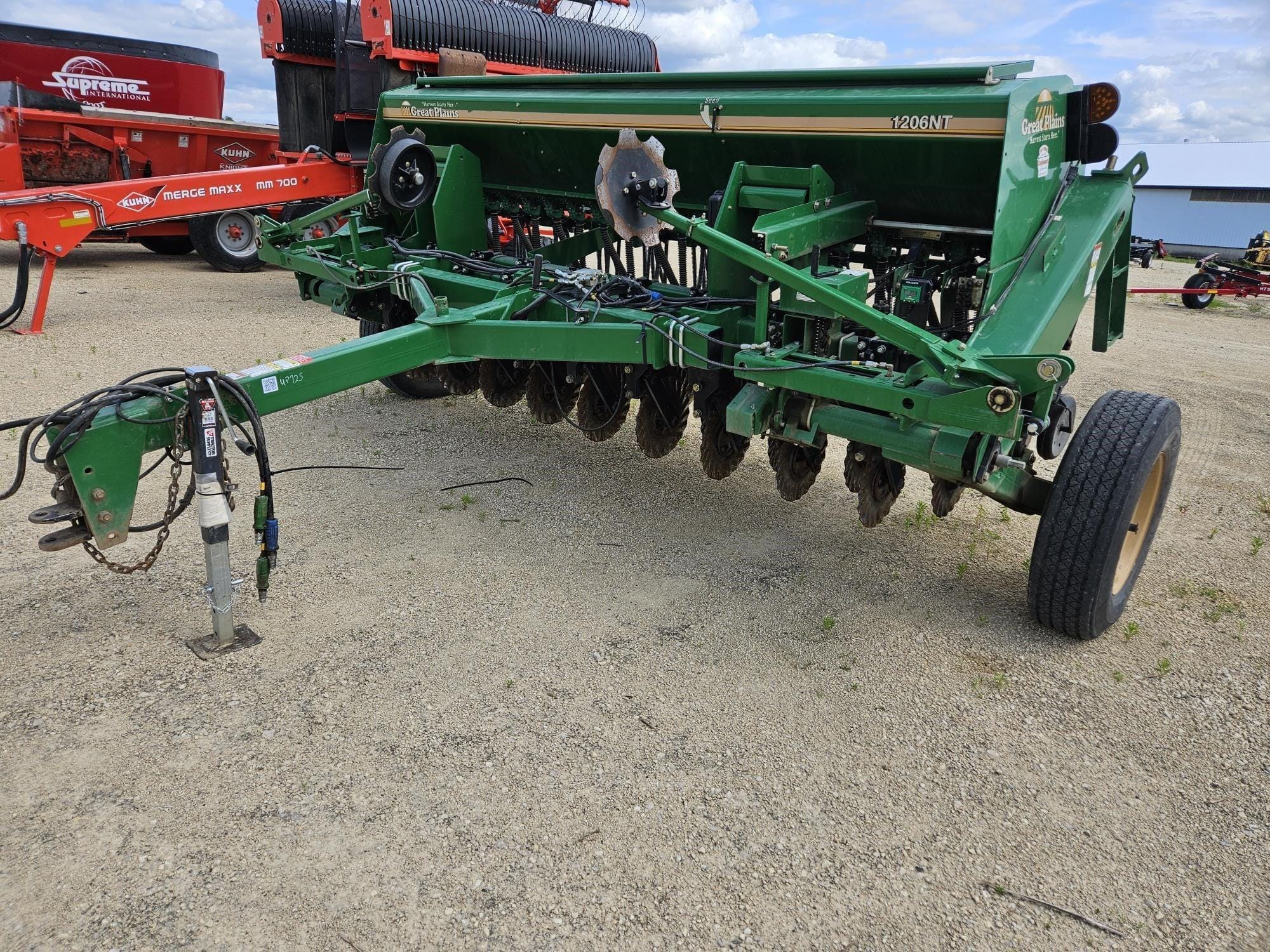 Great Plains 1206NT Equipment Image0