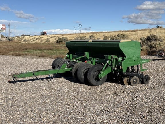 2005 Great Plains 1500 Equipment Image0