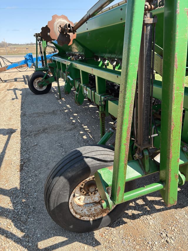 Image of Great Plains 2015 equipment image 2
