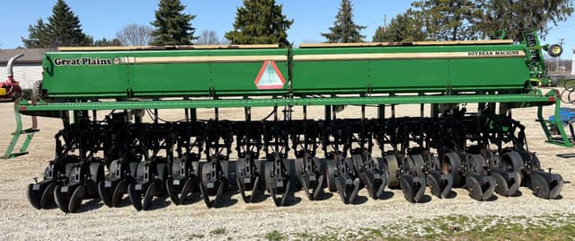 Image of Great Plains 2015 equipment image 1