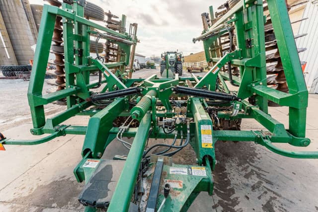 Image of Great Plains 2400TM equipment image 3