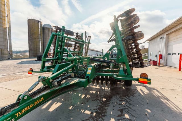 Image of Great Plains 2400TM equipment image 2