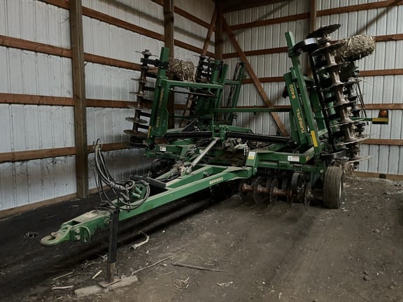 Great Plains 2400TT Equipment Image0