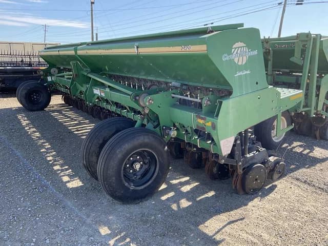 Image of Great Plains 2420 equipment image 1