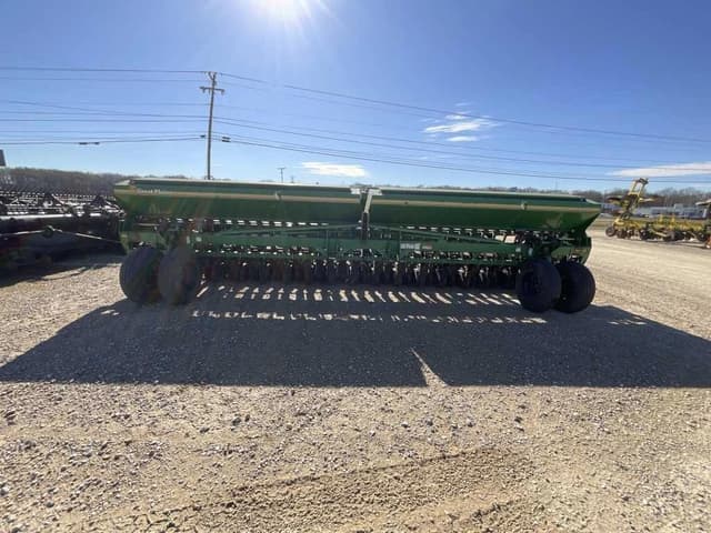 Image of Great Plains 2420 equipment image 2