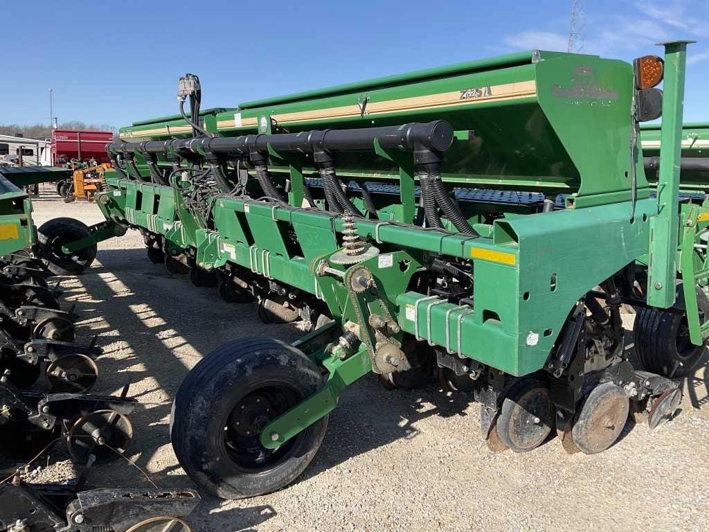 Great Plains 2525A Equipment Image0