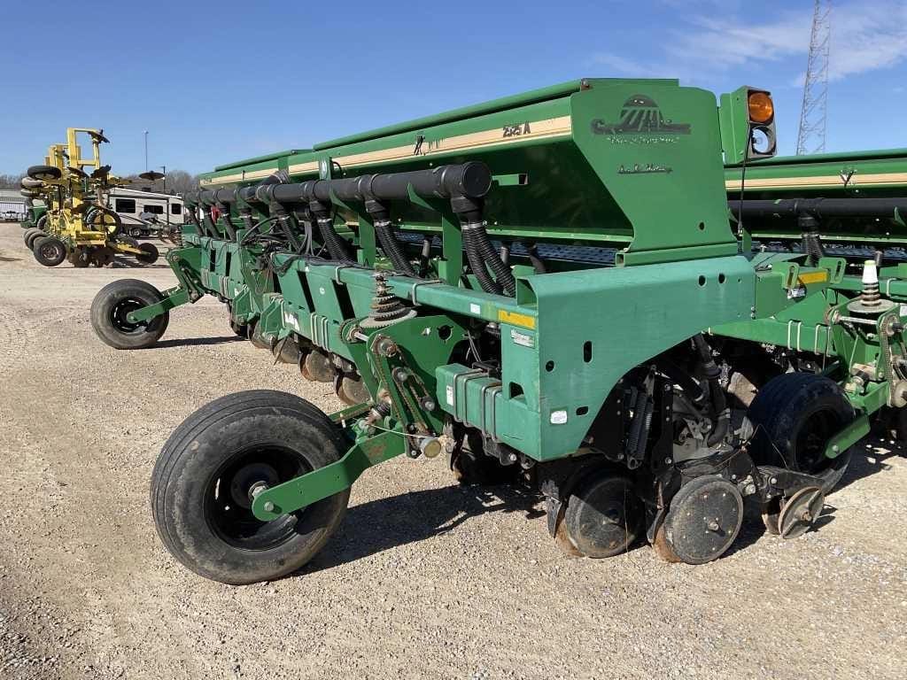 Great Plains 2525A Equipment Image0