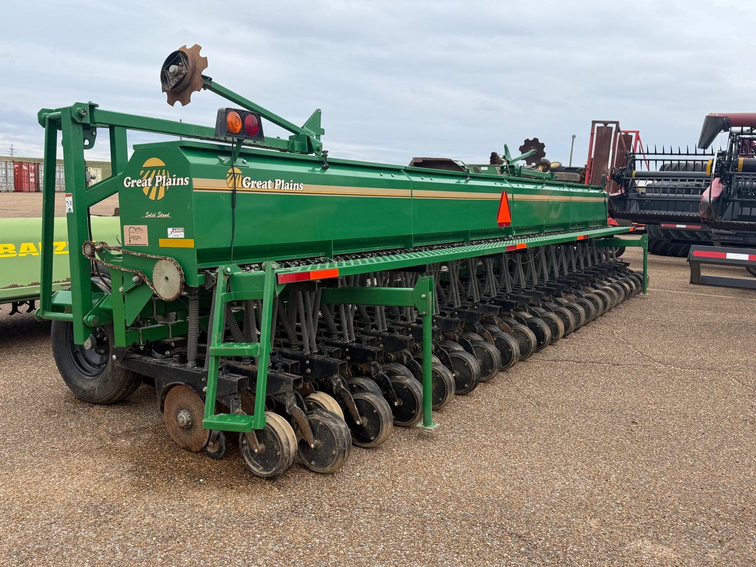 Great Plains 2700 Equipment Image0