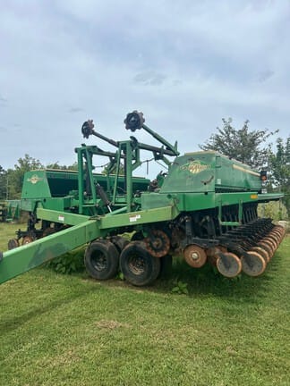 1999 Great Plains 2N-3010 Equipment Image0