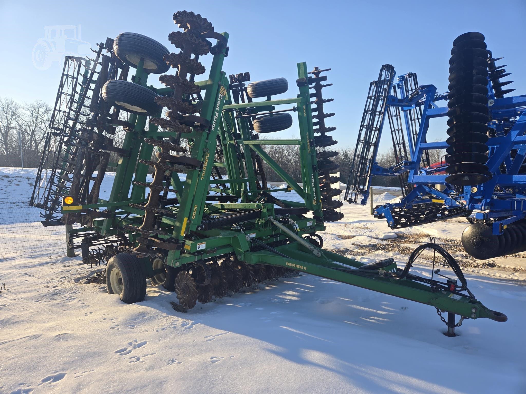 Great Plains 3000TT Equipment Image0