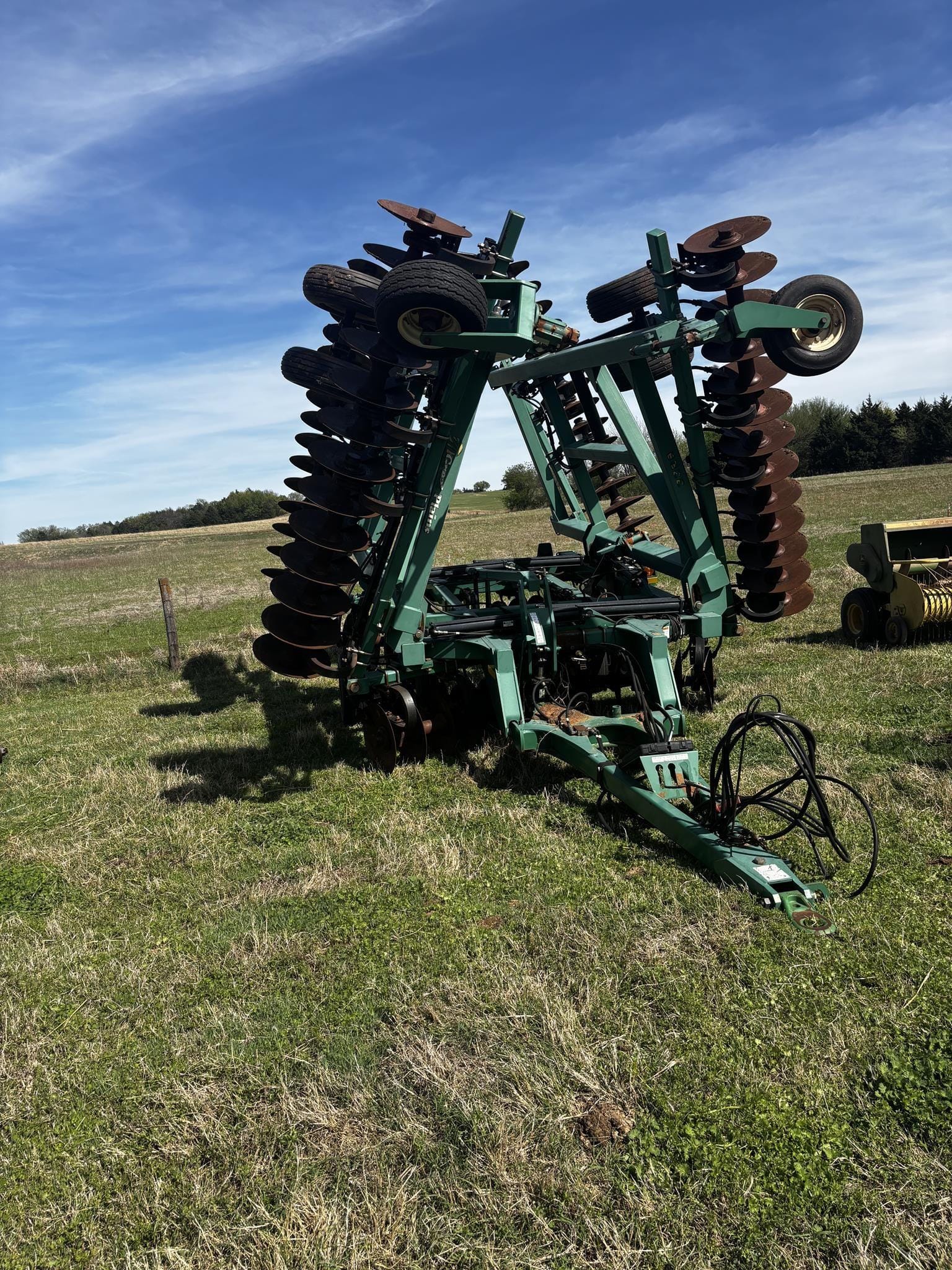 Great Plains 3329DH Equipment Image0