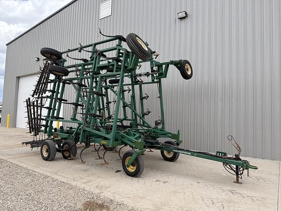 Image of Great Plains 8332 equipment image 3