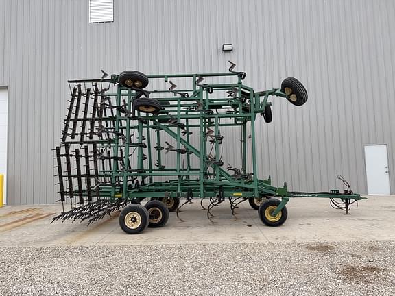 Image of Great Plains 8332 equipment image 4