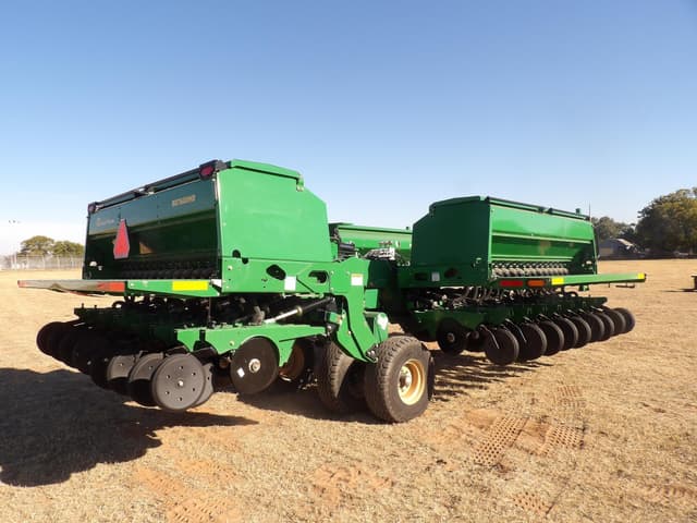 Image of Great Plains BD7600HD equipment image 2