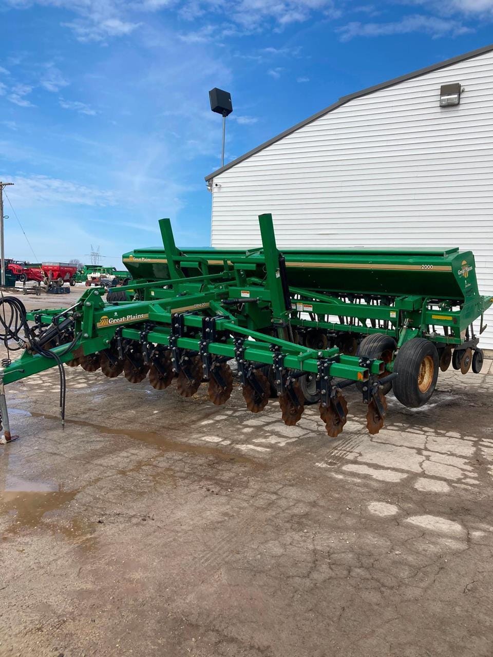 Great Plains 2000 Equipment Image0