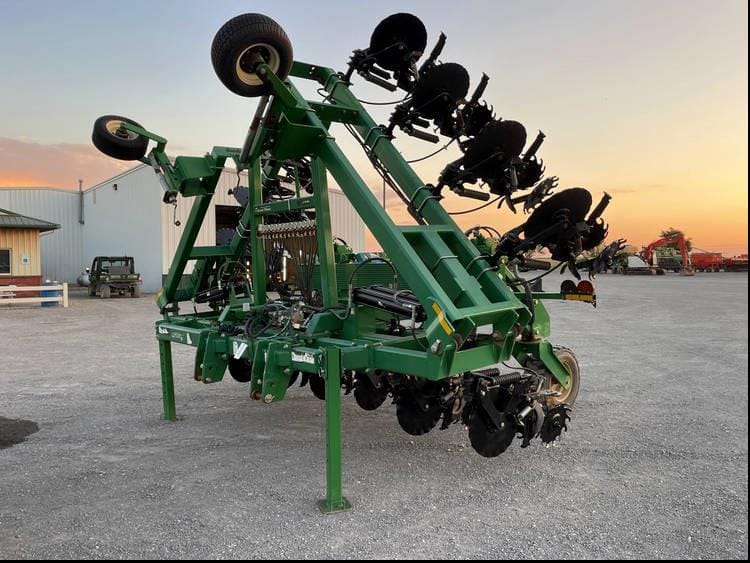 Great Plains NP2330 Equipment Image0