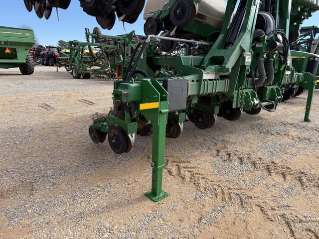 Image of Great Plains PL5200 equipment image 3