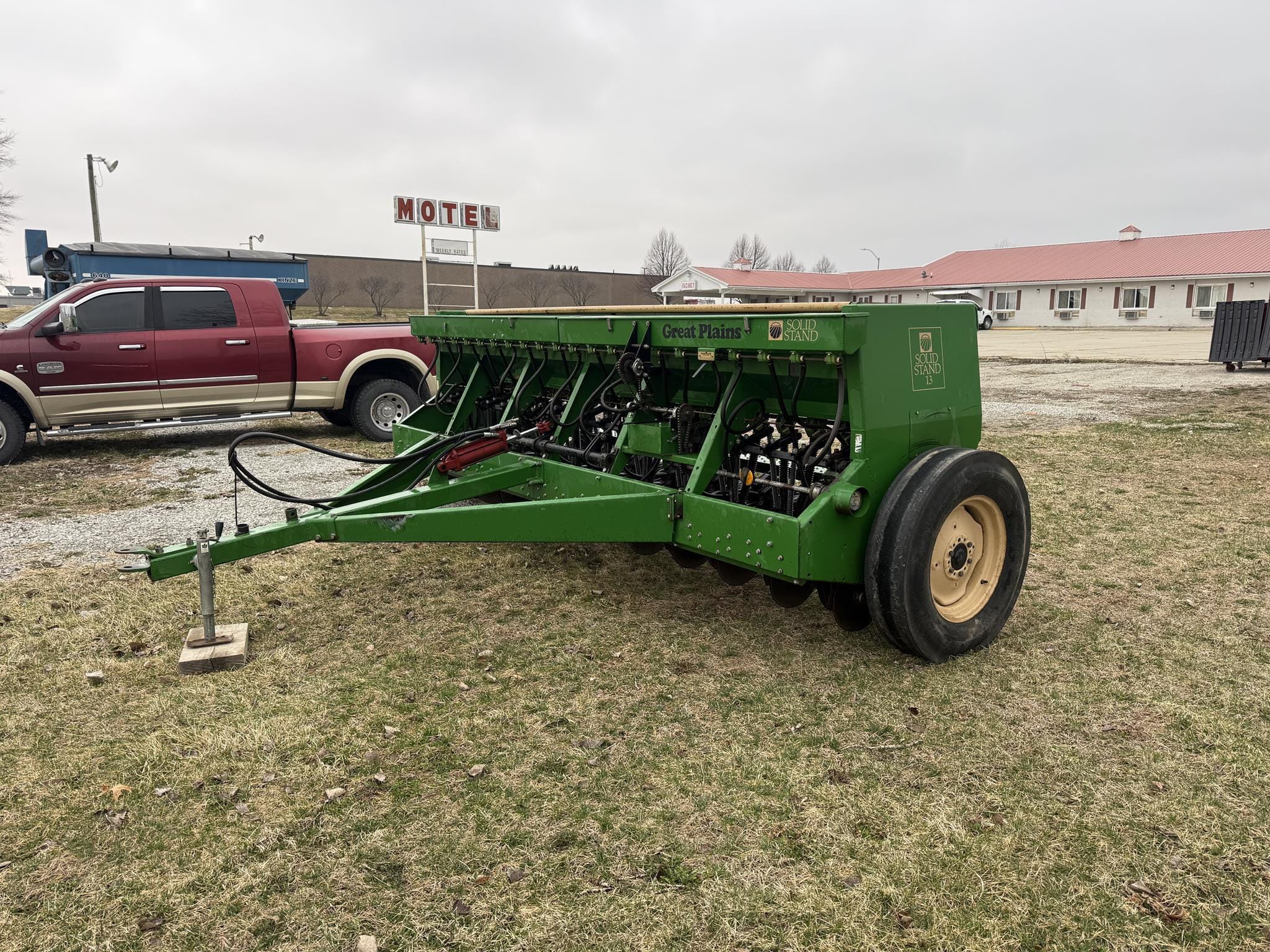 Great Plains Solid Stand 13 Equipment Image0