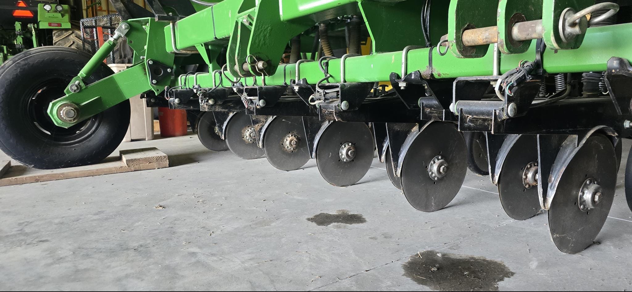 Great Plains Solid Stand 1500 Equipment Image0