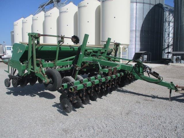 Great Plains Solid Stand 2000 Equipment Image0