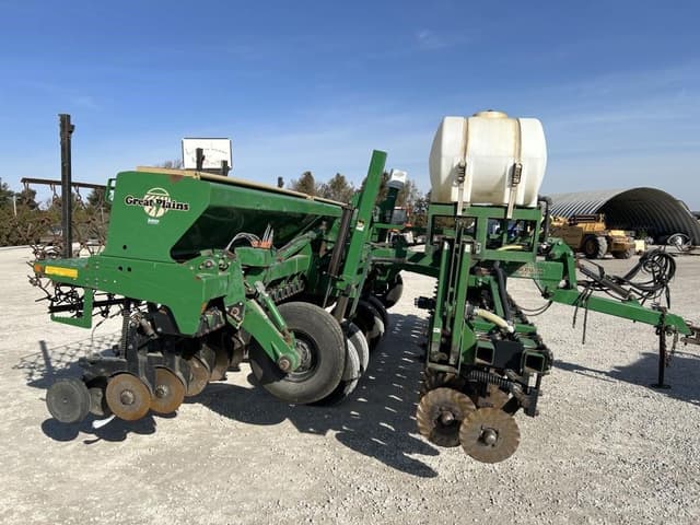 Image of Great Plains 2010 equipment image 3