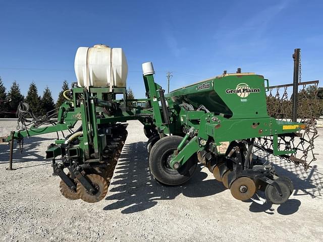 Image of Great Plains 2010 equipment image 2